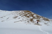 34 Ripida faticosa salita su neve ed erba scivolose